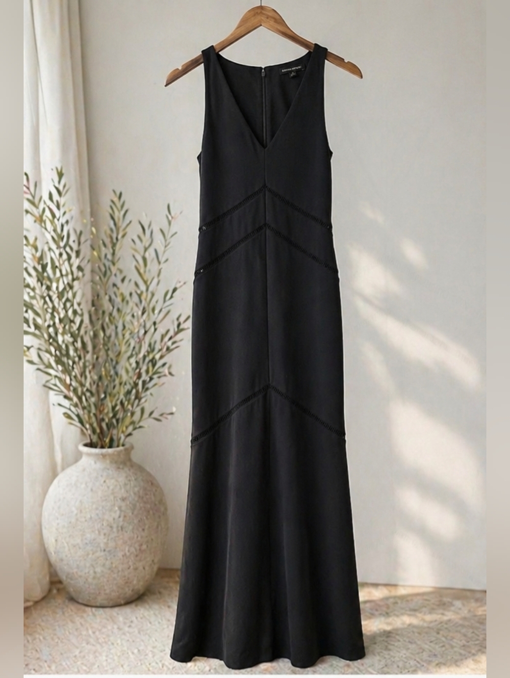Banana Republic Black Crochet Inset Maxi Dress – Elegant V-Neck | Size 2